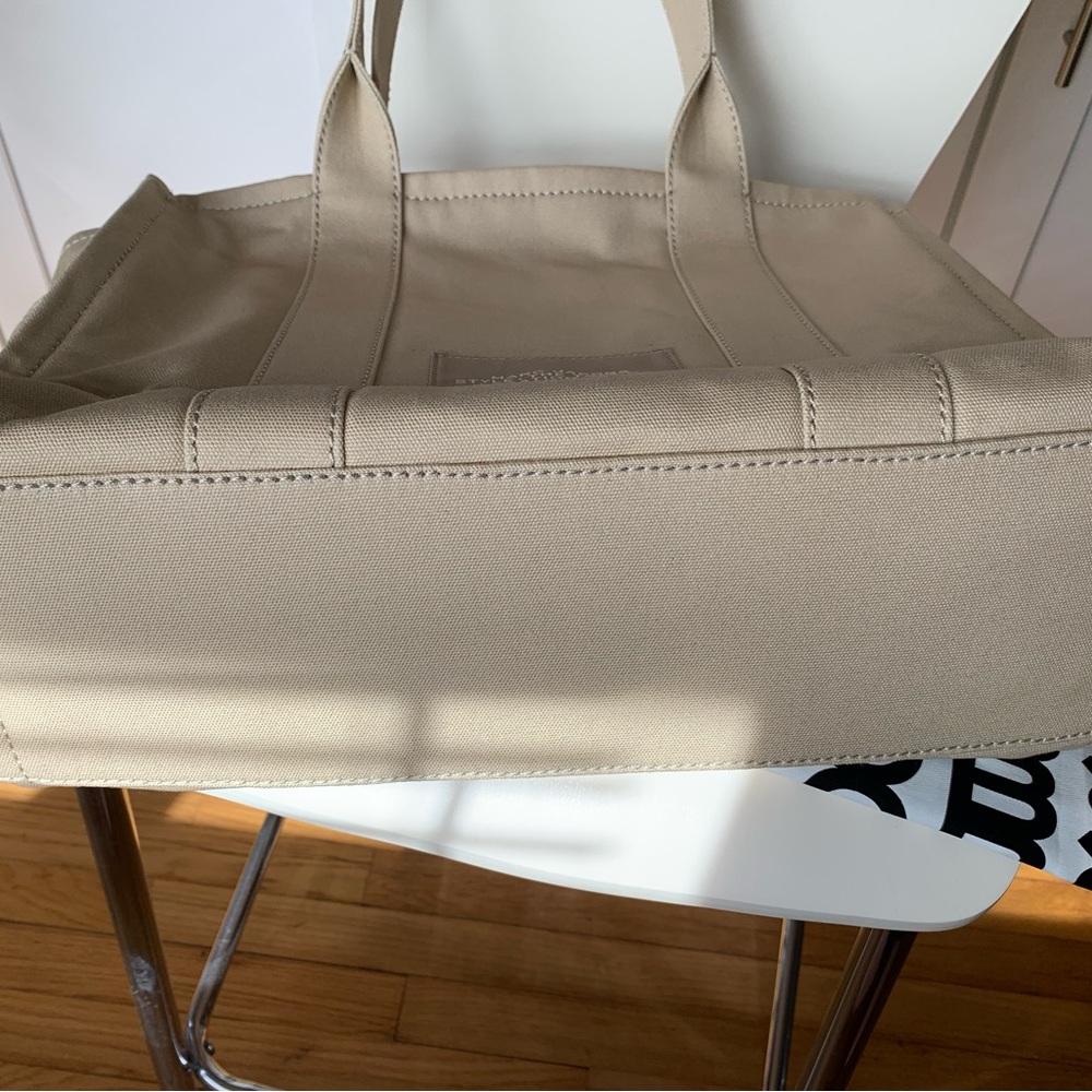 Marc Jacobs Beige Tote with Red and Yellow Accents - Picture 6 of 12